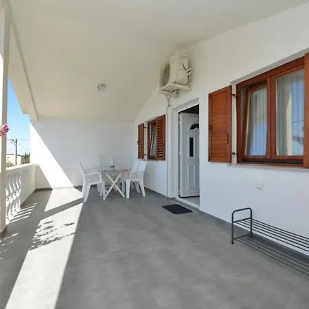 Apartment Mima Vrsi * Vrsi