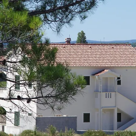 Apartment Apartment Mima Vrsi