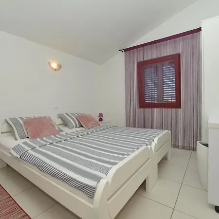 Apartment Mima Vrsi * Vrsi